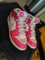 Nike Jordan 34, Kinderen en Baby's, Kinderkleding | Schoenen en Sokken, Ophalen of Verzenden, Zo goed als nieuw