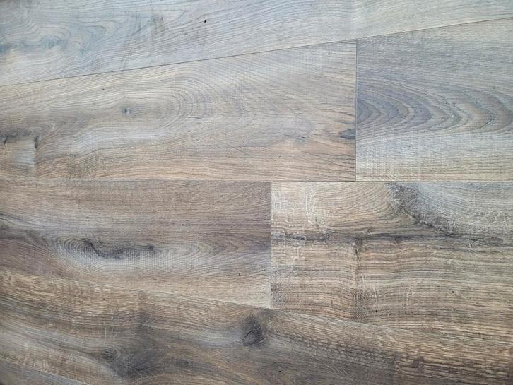 Klik Laminaat 9 m2, hele planken gebruikt maar nog netjes, Huis en Inrichting, Stoffering | Vloerbedekking, Gebruikt, Laminaat