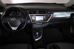 Toyota Auris 1.8 Hybrid Lease, cruise control, start/stop sy, Auto's, Gebruikt, 4 cilinders, Zwart, Origineel Nederlands