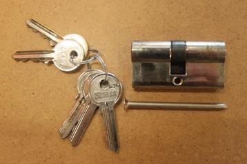 Deurcilinder SKG 25/25. beschikbaar voor biedingen