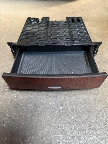 Mercedes-Benz ML W164 opbergbakje A1646801152 beschikbaar voor biedingen