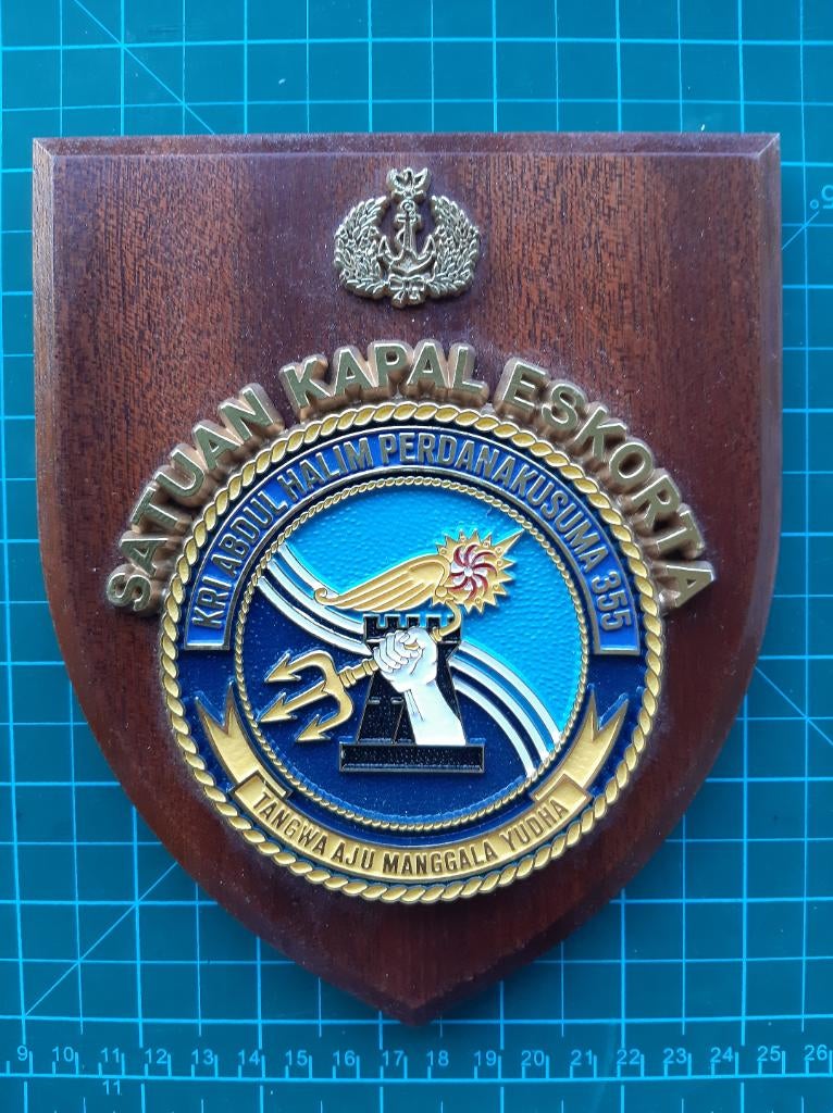 wapenschildje Indonesische Marine., Verzamelen, Ophalen of Verzenden, Marine, Overige gebieden, Embleem of Badge