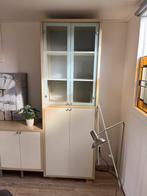 Hoge kast vitrinekast prijs 30€ voor kwf, Huis en Inrichting, Ophalen, Gebruikt, 50 tot 100 cm, 150 tot 200 cm