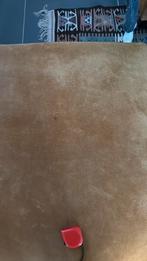 Bruin suede hocker, Huis en Inrichting, Banken | Voetenbanken en Poefen, Ophalen, Gebruikt, Vierkant, 100 tot 125 cm