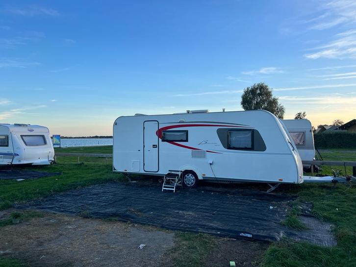 Burstner Belcanto 560 TK, nieuwe isabella voortent,stapelbed, Caravans en Kamperen, Caravans, Particulier, tot en met 4, Rondzit
