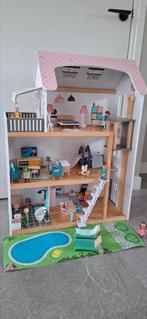 Poppenhuis met veel meubels en accessoires, Ophalen, Gebruikt, Poppenhuis