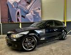 BMW 1-serie 130i M-SPORT|HANDBAK|18INCH|HISTORIE COMPLEET|, Auto's, 1-Serie, Achterwielaandrijving, Gebruikt, 1350 kg