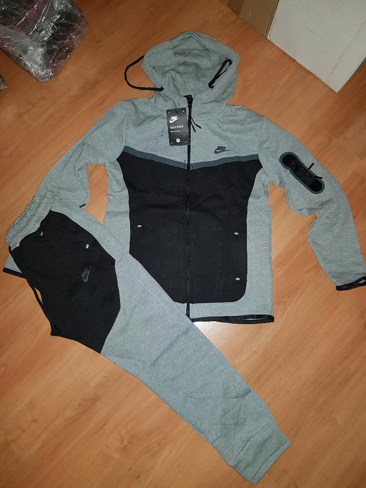 Nike tech kids trainingspakjes, Kinderen en Baby's, Kinderkleding | Maat 116, Nieuw, Jongen of Meisje, Overige typen, Ophalen of Verzenden