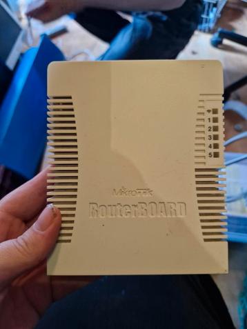 MikroTik RouterBOARD 951Ui-2HnD beschikbaar voor biedingen