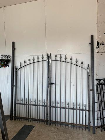 Inrijpoort 2.20 breed 1.80 hoog op maat beschikbaar voor biedingen