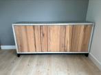 Betonlook dressoir met houten deuren., Ophalen, Betonlook, 150 tot 200 cm, 25 tot 50 cm