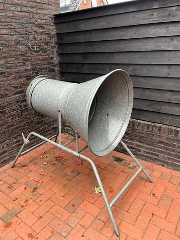 Kerstboom trechter beschikbaar voor biedingen