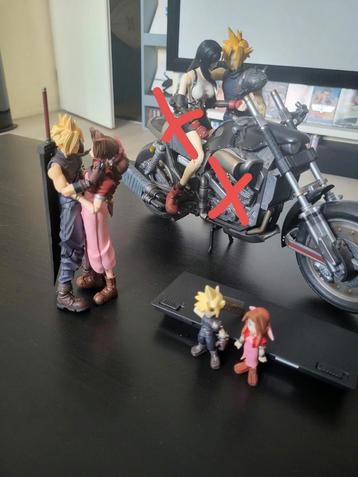 Final fantasy VII figuren Cloud Strife Aerith beschikbaar voor biedingen