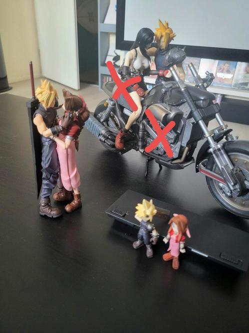 Final fantasy VII figuren Cloud Strife Aerith, Verzamelen, Poppetjes en Figuurtjes, Gebruikt, Ophalen