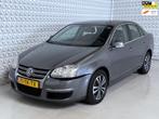 Volkswagen Jetta 1.9 TDI Clima+Cruise / AANBIEDING (2006), Voorwielaandrijving, Gebruikt, 4 cilinders, Metallic lak