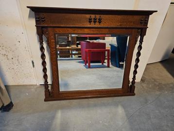 Vintage spiegel beschikbaar voor biedingen