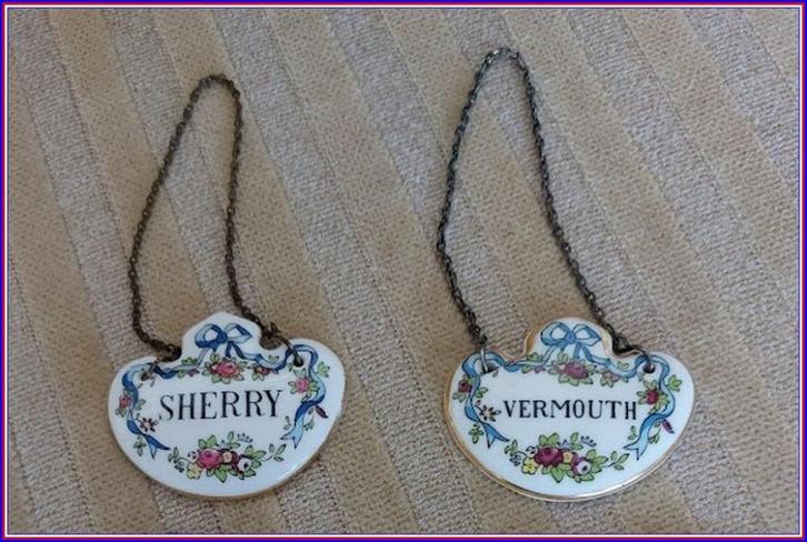 2 DECANTER LABELS: CROWN STAFFORDSHIRE England, Antiek en Kunst, Antiek | Glas en Kristal, Ophalen of Verzenden