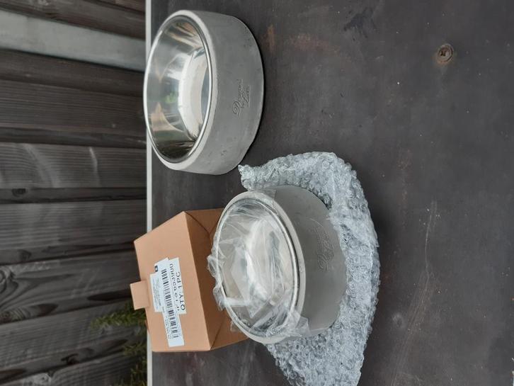 Designed by Lotte Riboco voerbak betonlook NIEUW!!!!, Dieren en Toebehoren, Kattenvoerbakken en Drinkbakken, Nieuw, Ophalen of Verzenden
