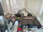 N64 met 2 controllers