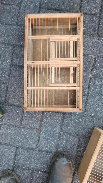 Vogelhokje beschikbaar voor biedingen