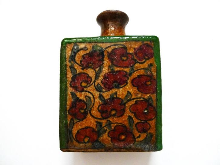 Antiek floraal handbeschilderd Perzische Qajar vaasje flesje, Antiek en Kunst, Antiek | Keramiek en Aardewerk, Ophalen of Verzenden