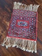 Pakistaans handgeknoopt kleedje., Ophalen