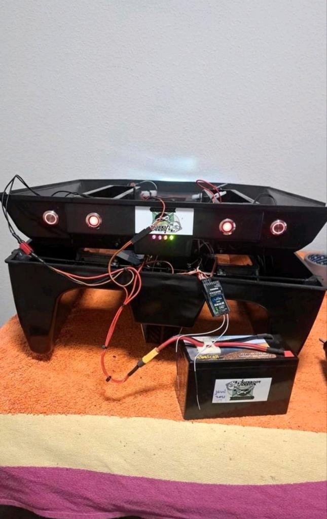 Wij doen onderhoud en reparatie werkzaamheden aan diverse me, Watersport en Boten, Hengelsport | Karpervissen, Zo goed als nieuw