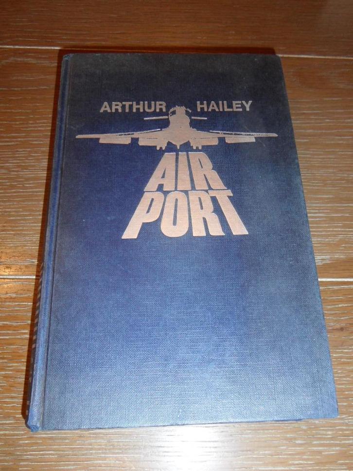 In goede staat: Arthur Hailey - AIRPORT, Boeken, Romans, Gelezen, Amerika, Ophalen of Verzenden