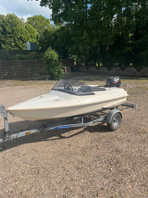 Speedboot hellwig, Watersport en Boten, Speedboten, Zo goed als nieuw, 3 tot 6 meter, Benzine, Polyester, Buitenboordmotor, Ophalen