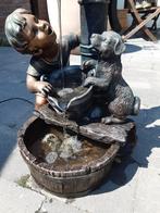 Waterpartijtje kind met hond, Tuin en Terras, Tuinbeelden, Gebruikt, Ophalen of Verzenden