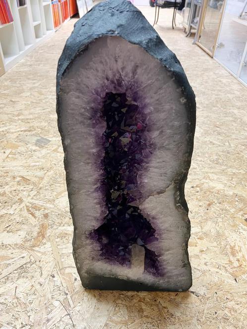 Amethist Geode (17) 45 kg.voor een mooie prijs., Verzamelen, Mineralen en Fossielen, Mineraal, Ophalen of Verzenden