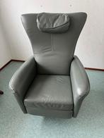 Olijfgroene leren fauteuil met uitschuifbare voetensteun, Huis en Inrichting, Fauteuils, Gebruikt, Ophalen of Verzenden, 50 tot 75 cm