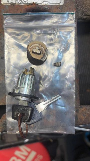 Zip type 1/2/3 contact slot set beschikbaar voor biedingen