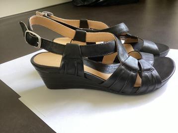 Zwarte leren sandalen Clarks maat 36 beschikbaar voor biedingen