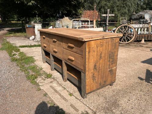 Oude werkbank ladekast of kookeiland of badkamer meubel, Antiek en Kunst, Curiosa en Brocante, Ophalen