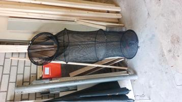 Leefnet  in goede staat  beschikbaar voor biedingen