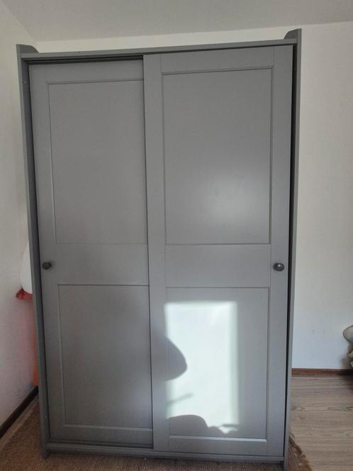 Ikea Hauga kledingkast grijs zgan, Huis en Inrichting, Kasten | Kledingkasten, Zo goed als nieuw, 150 tot 200 cm, 100 tot 150 cm