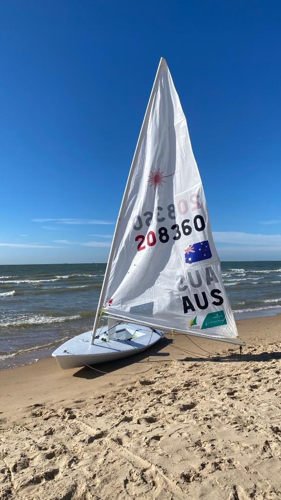 Laser zeilboot met XD systeem + strandtrailer, Watersport en Boten, Open zeilboten, Gebruikt, Laser, 3 tot 6 meter, Polyester