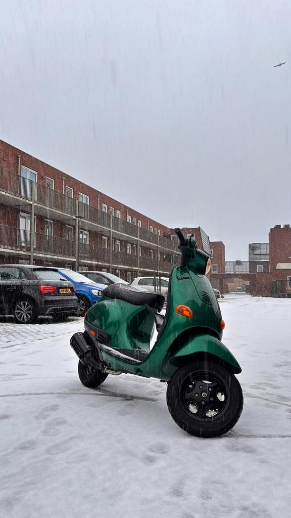 Vespa et4 172cc, Fietsen en Brommers, Scooters | Vespa, Zo goed als nieuw, Overige modellen, Benzine, Ophalen