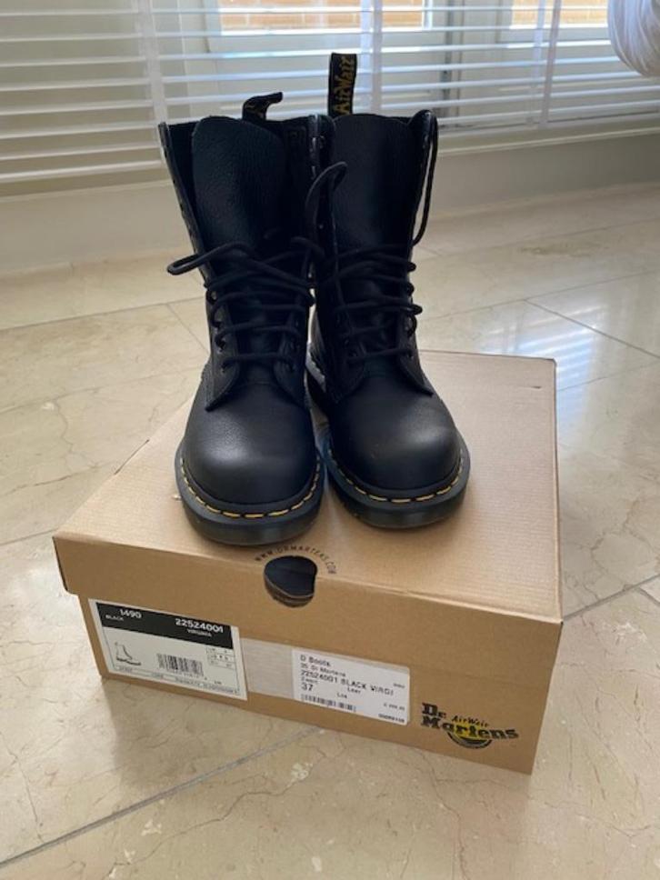 Dr. Martens 1490 Black Virginia maat 37 (NIEUW), Kinderen en Baby's, Kinderkleding | Schoenen en Sokken, Nieuw, Schoenen, Meisje