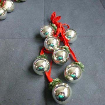 Kerstballen uit de voormalige DDR  beschikbaar voor biedingen