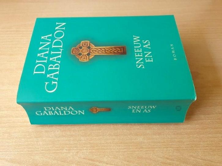 Diana Gabaldon - Reiziger / Outlander, ned/eng, ps te koop, Boeken, Fantasy, Gelezen, Ophalen of Verzenden