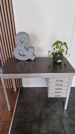 industrieel vintage bureau, Huis en Inrichting, Bureaus, Gebruikt, Ophalen