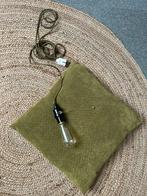 Moderne lamp met trekkoord incl bijpassend mosgroen kussen, Huis en Inrichting, Lampen | Hanglampen, Ophalen of Verzenden, Zo goed als nieuw