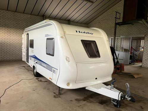 Hobby 500 KMFE Exellent caravan 2009 Stapelbed !, Caravans en Kamperen, Caravans, Particulier, tot en met 6, 1000 - 1250 kg, Treinzit