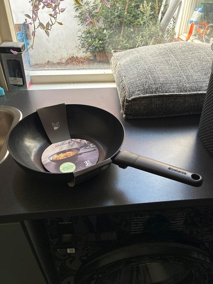 Brabantia Wokpan - Nieuwstaat!, Huis en Inrichting, Keuken | Potten en Pannen, Zo goed als nieuw, Wok, Aluminium, Inductieplaat