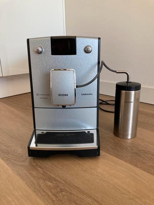 Nivona CafeRomatica volautomaat, Witgoed en Apparatuur, Koffiezetapparaten, Gebruikt, Koffiebonen, Koffiemachine, 1 kopje, Afneembaar waterreservoir
