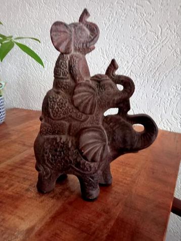 Olifanten beeld. beschikbaar voor biedingen