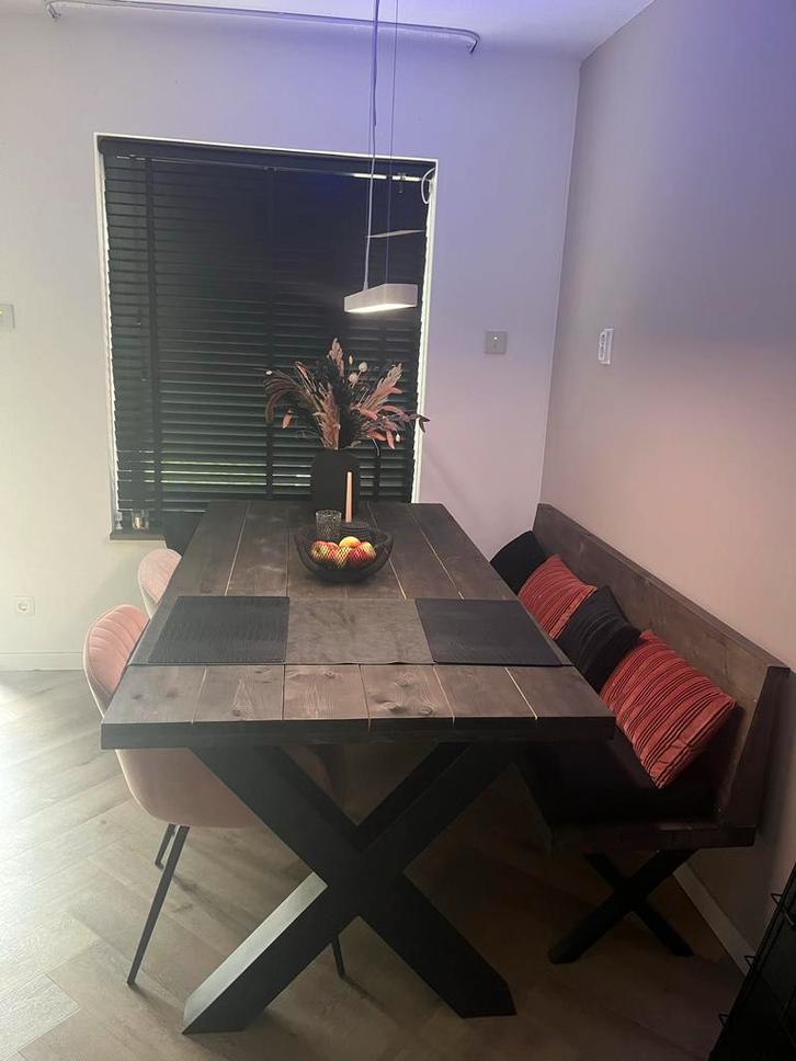 Eettafel cross industrieel compleet met bankje/stoelen ZGAN!, Huis en Inrichting, Tafels | Eettafels, Zo goed als nieuw, 50 tot 100 cm