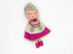 Handgemaakte oma pop - NIEUW, Verzamelen, Poppen, Ophalen of Verzenden, Nieuw, Pop